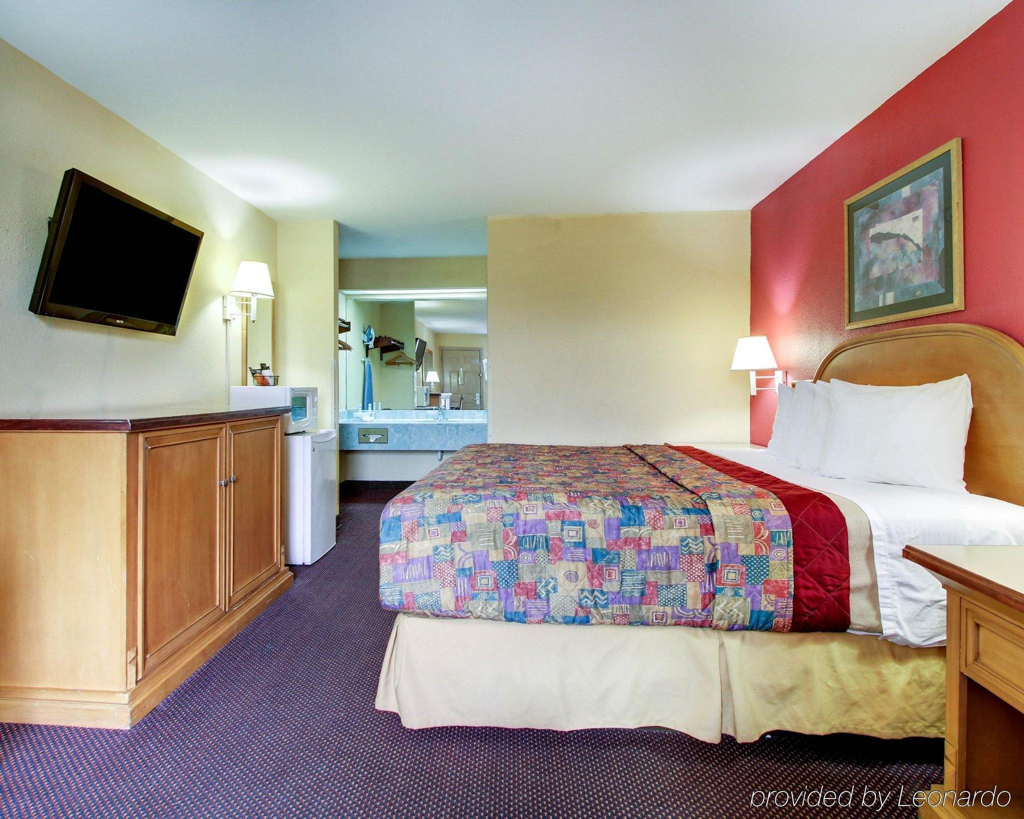 Rodeway Inn Laurel Exterior photo